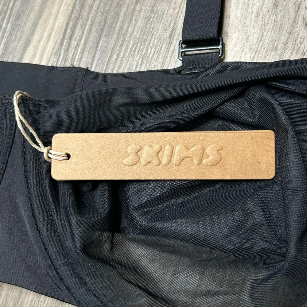 NWT SKIMS No Show Molded Unlined Balconette - Picture 4 of 11